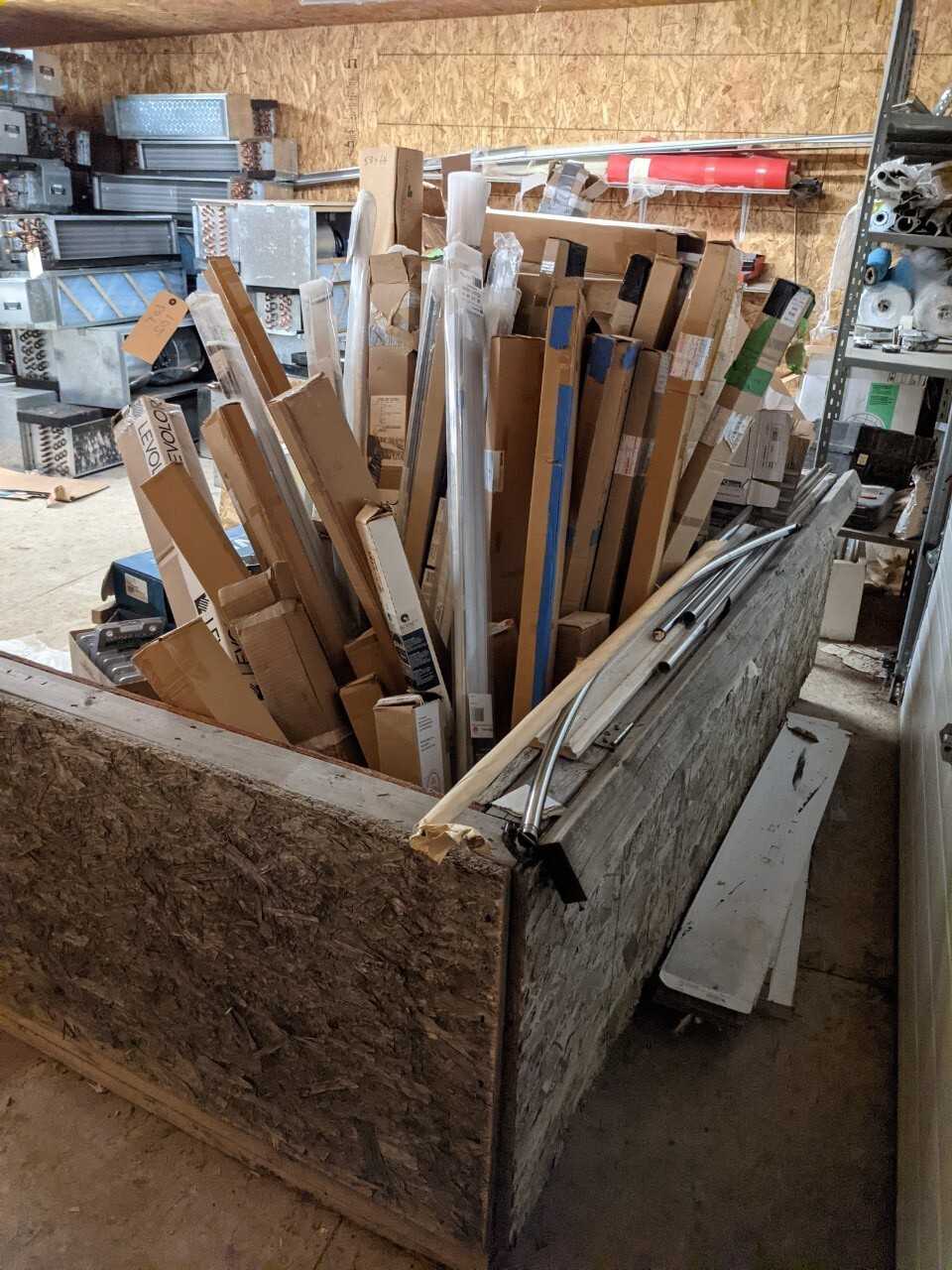 Crate of Building material - miscellaneous blinds - MISCELLANEOUS