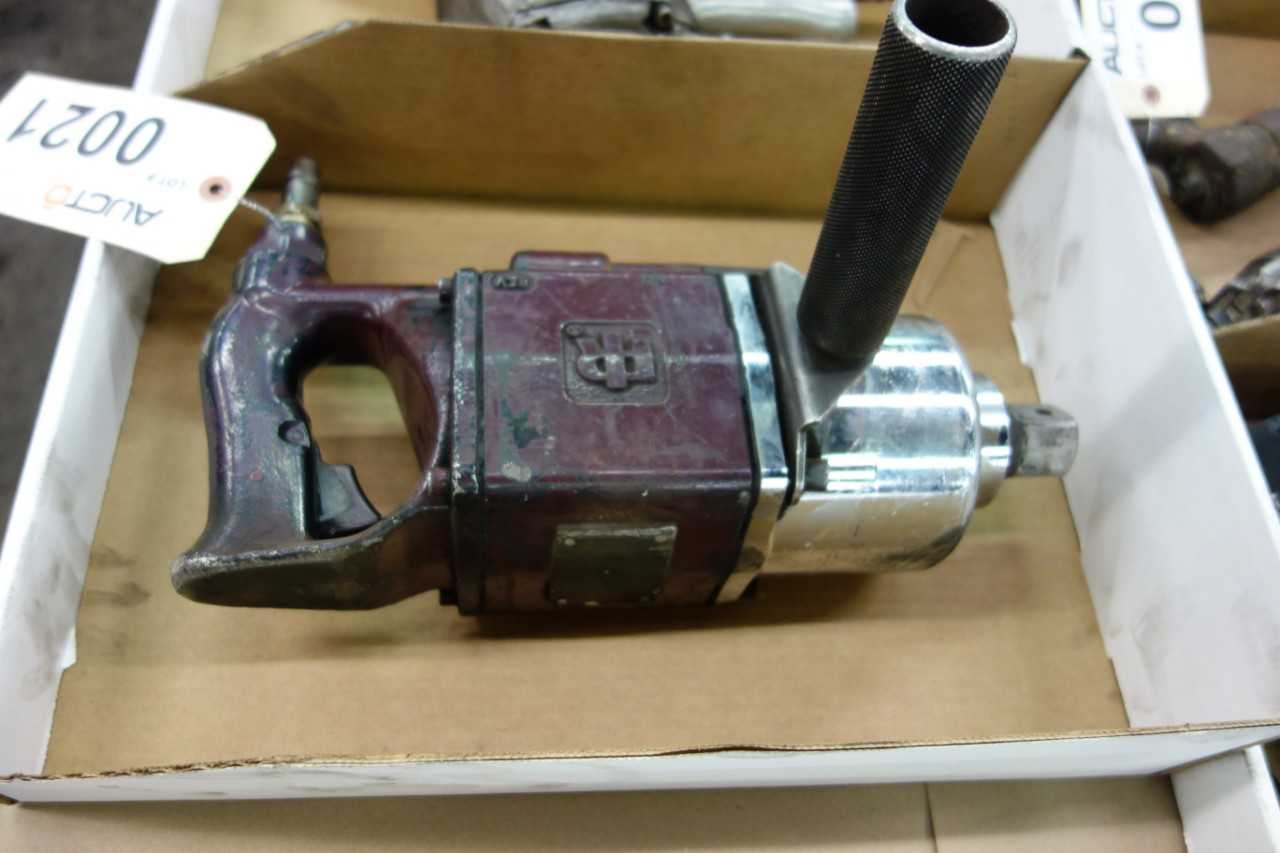 INGERSOLL RAND PNEUMATIC IMPACT WRENCH - PNEUMATIC POWER TOOL