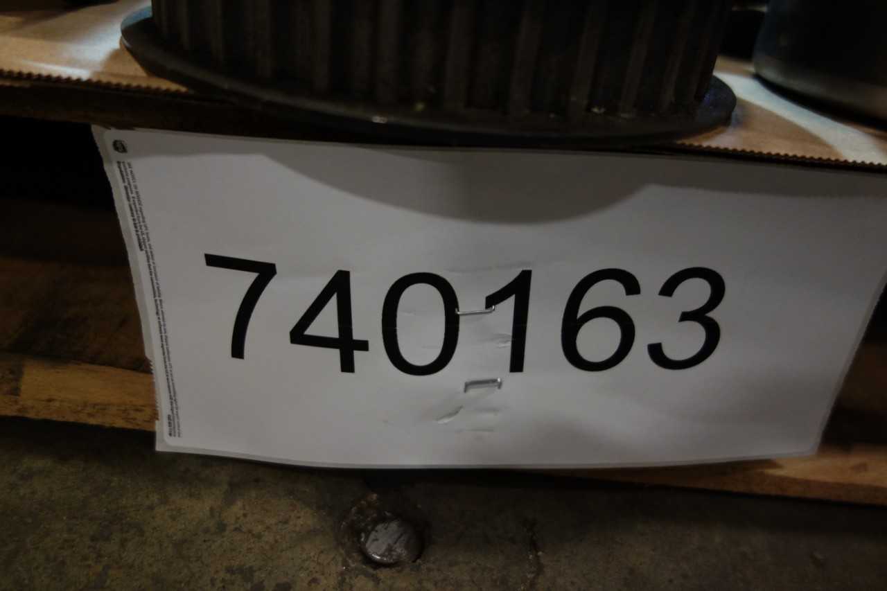2 PALLET OF ASSORTED COUPLINGS, CHAIN SPROCKETS, BEARINGS- DODGE, TSUBAKI, LOVEJOY - BEARINGS