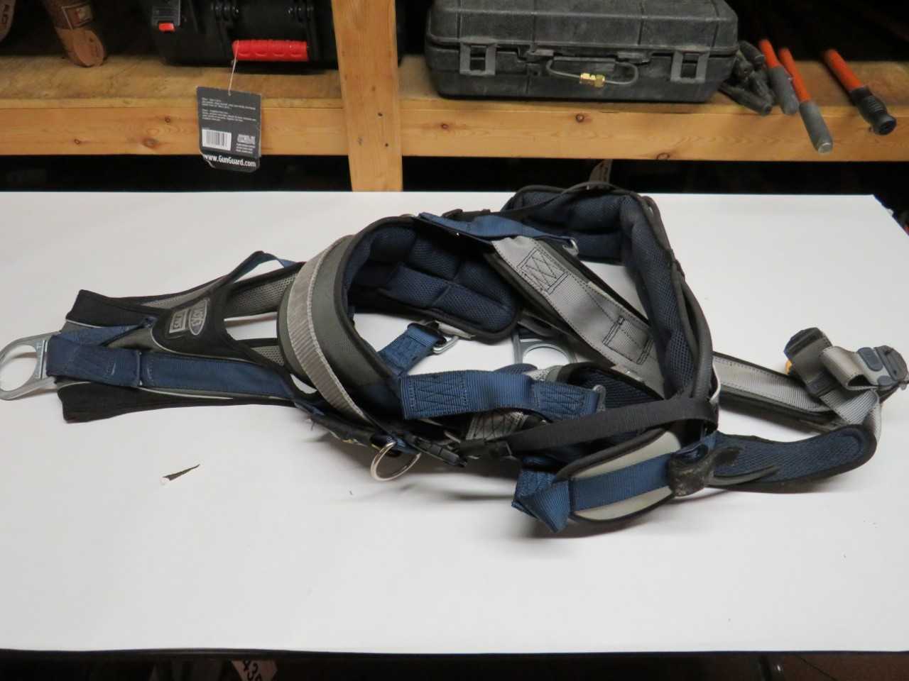 MEDIUM SALA EXOFIT MODEL 1108651C TOWER HARNESS - SAFETY EQUIPMENT