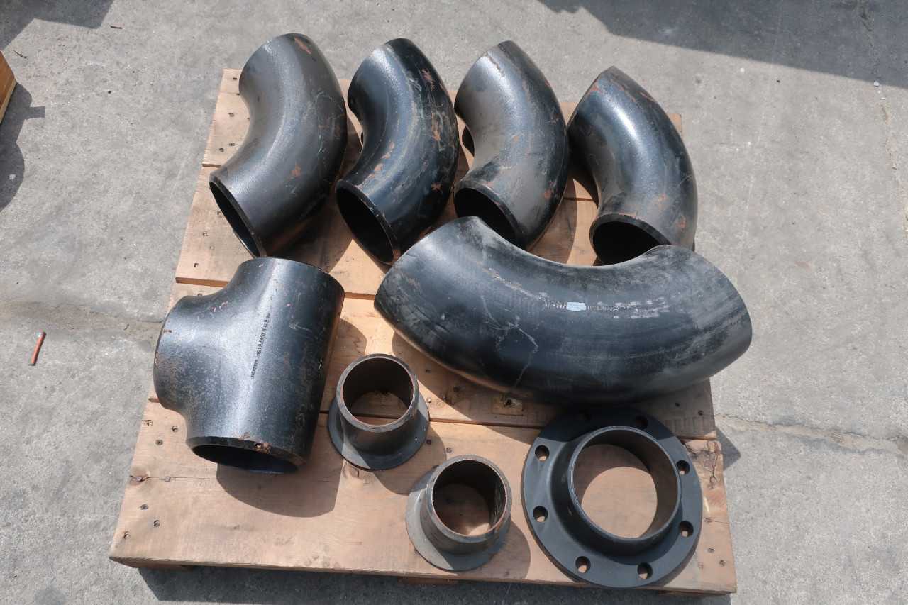 1 PALLET OF ASSORTED PIPE FITTINGS - PROCESS EQUIPMENT
