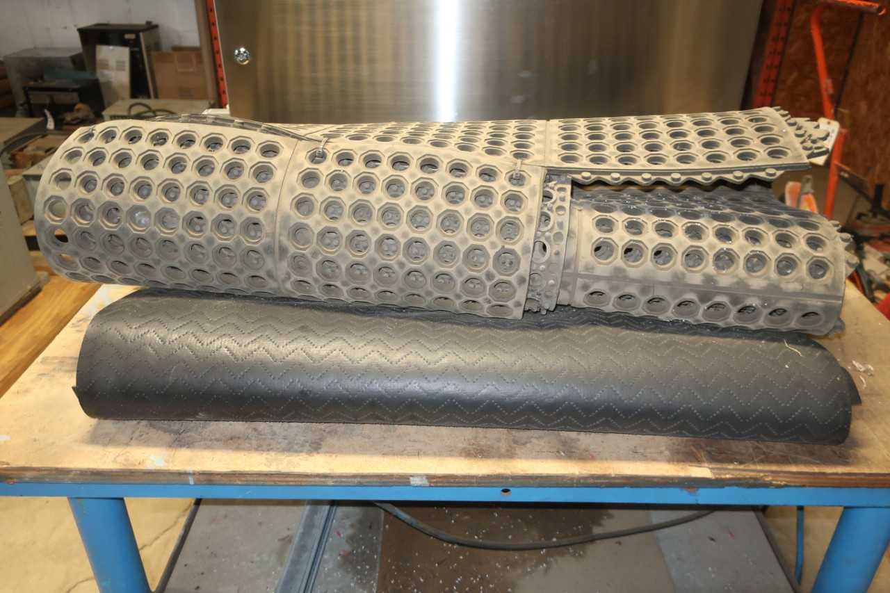 LOT OF ASSORTED RUBBER MATS - MISCELLANEOUS