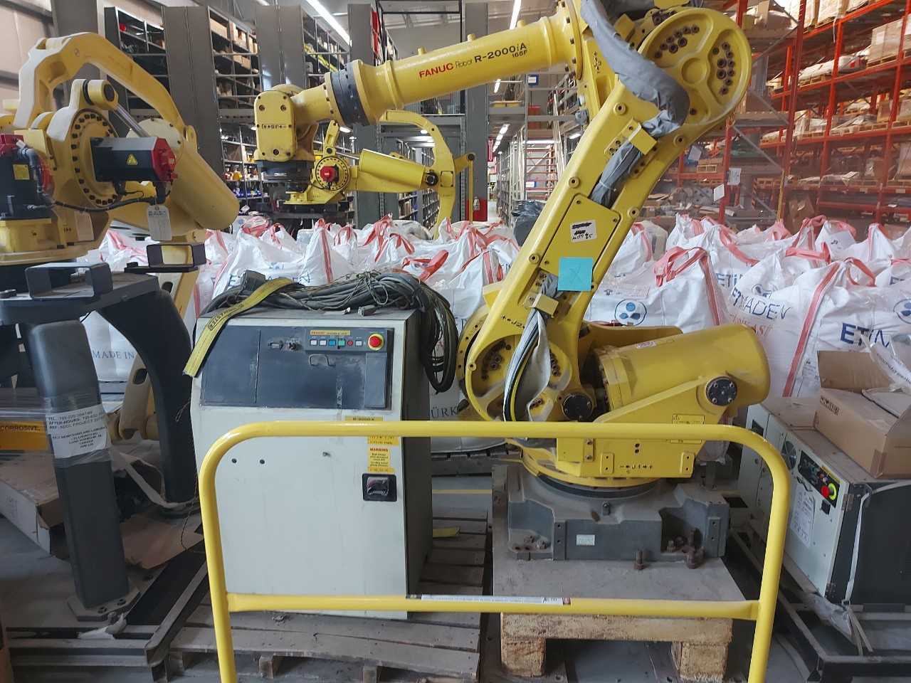 FANUC R-2000iA 165F ROBOT W/ FANUC R-J3iB CONTROLLER - INDUSTRIAL ROBOTS