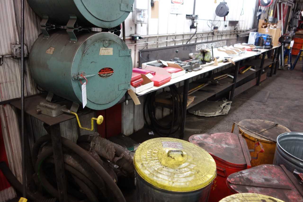 PROFESSIONAL STEEL WORK TABLE - PLANT & FACILITY