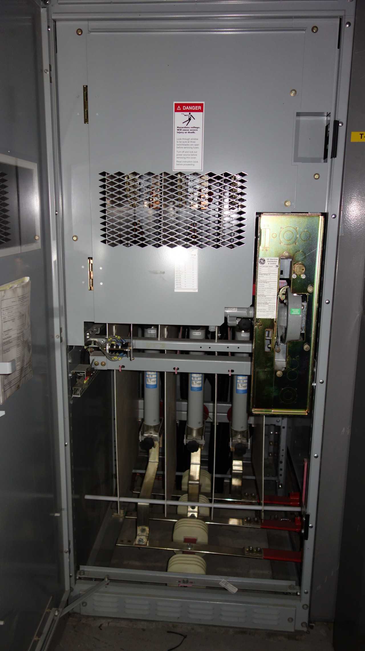 GE INDUSTRIAL MVS 15KV 600A LOAD INTERRUPTER SWITCH - ELECTRICAL COMPONENTS