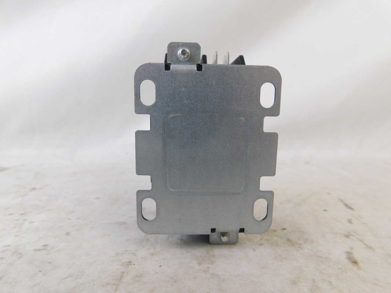 Quantity of 10 New Surplus Eaton C25CNB130A Contactor Definite Purpose 1P 30 120V - CONTACTORS