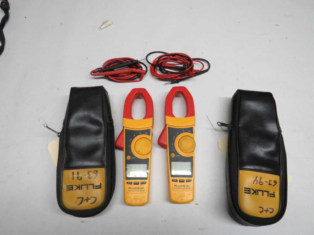 LOT OF 2 FLUKE 337 TRUE RMS CLAMP METER - ELECTRIC POWER TOOLS