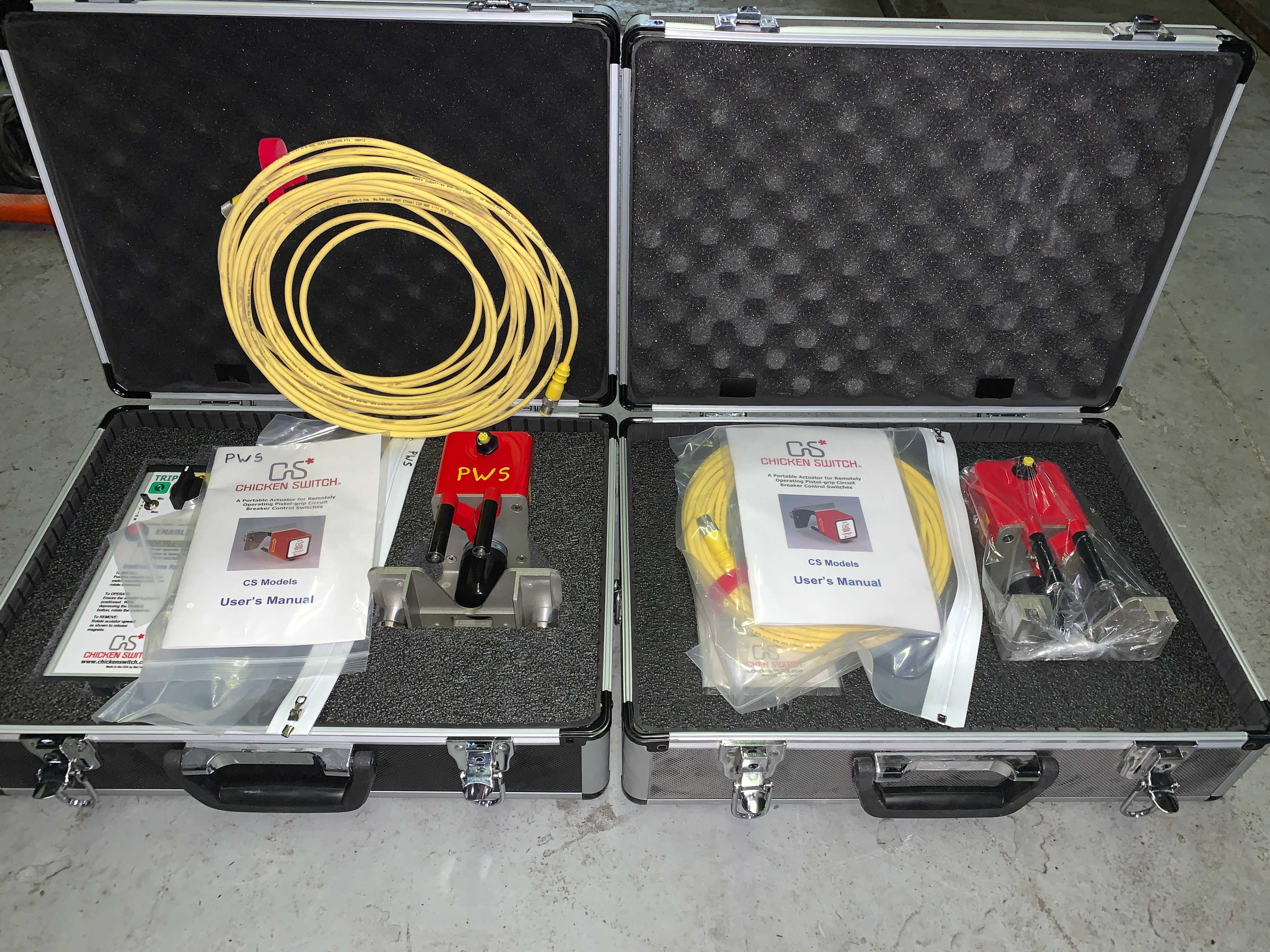 LOT OF TWO PORTABLE ACTUATORS - ELECTRICAL COMPONENTS