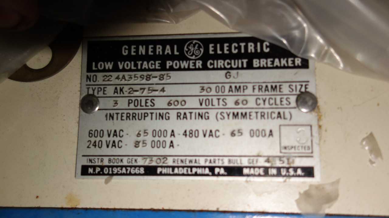 LOT OF 3 ASSORTED GE AK LV POWER AIR CIRCUIT BREAKERS - CIRCUIT BREAKERS