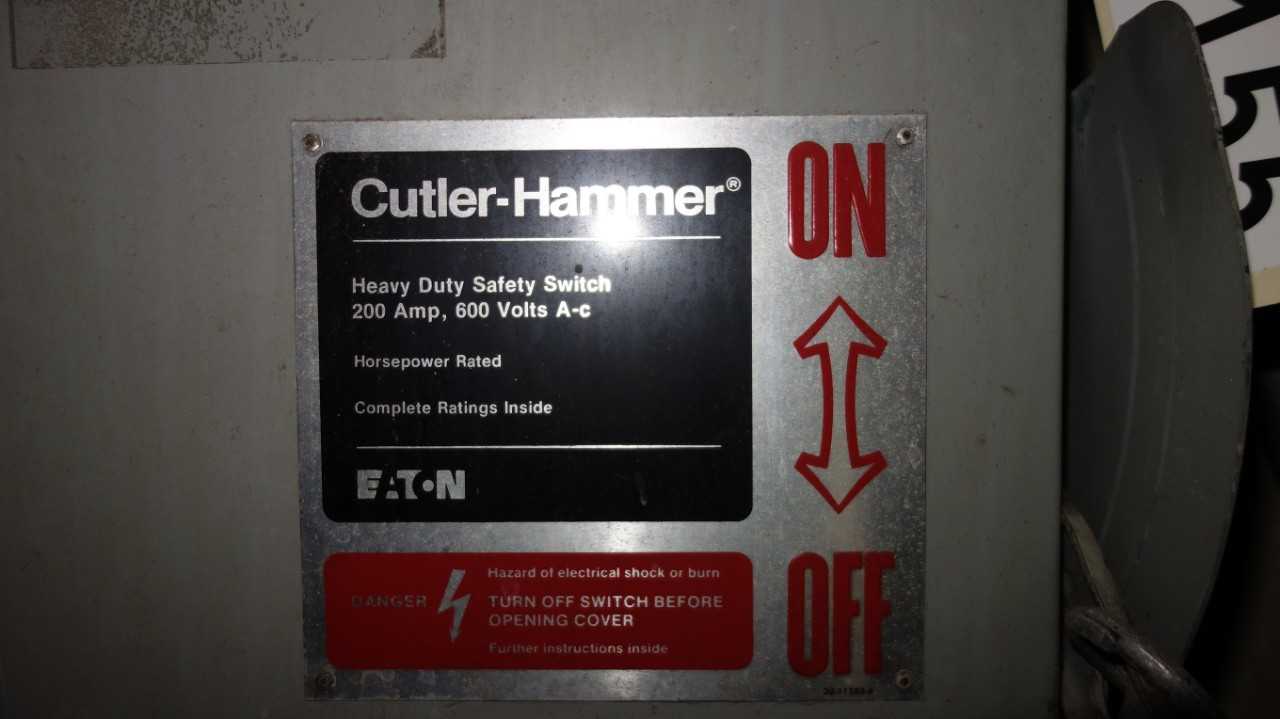 CUTLER HAMMER 200A 600V-AC SAFETY DISCONNECT SWITCH - DISCONNECT SWITCHES