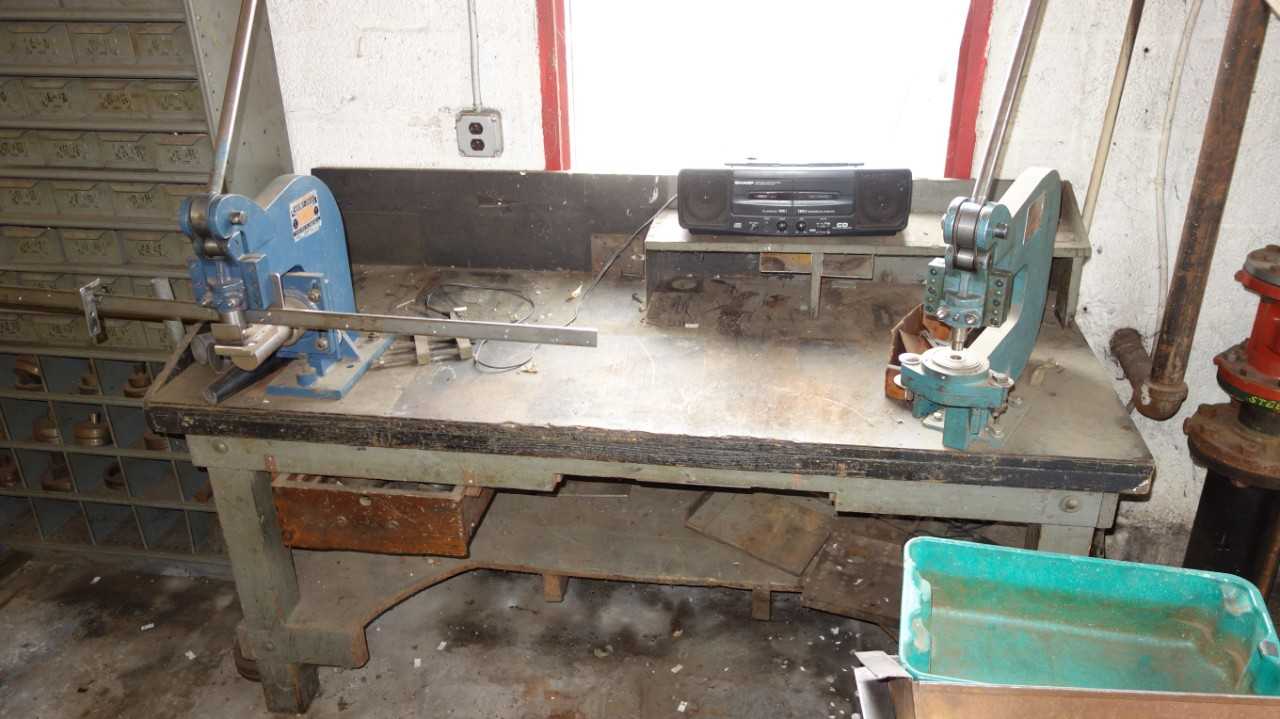 ROPER WHITNEY JENSEN 811, 216 DOUBLE HORN PUNCH PRESS PROFESSIONAL WORK TABLE - SHEET METAL EQUIPMENT