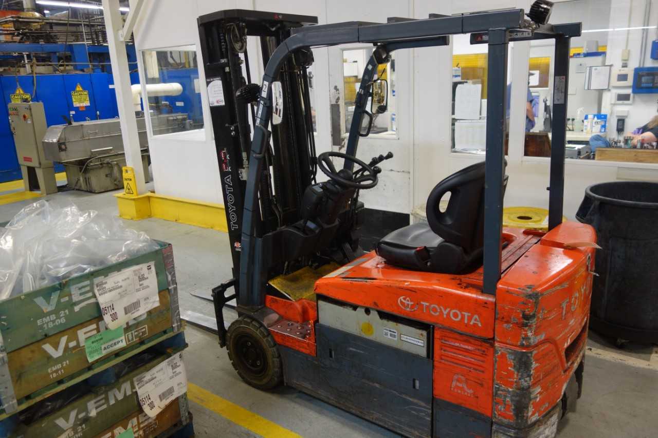 2012 Toyota 7FBEU20 Electric forklift, 3750LB capacity (DELAYED REMOVAL) - FORKLIFTS