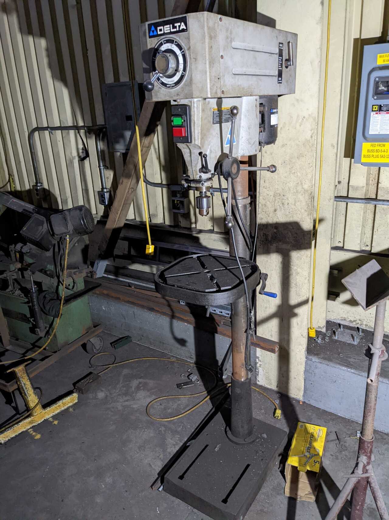 DELTA 17-925 17" FLOOR TYPE DRILL PRESS - UPRIGHT DRILL PRESSES