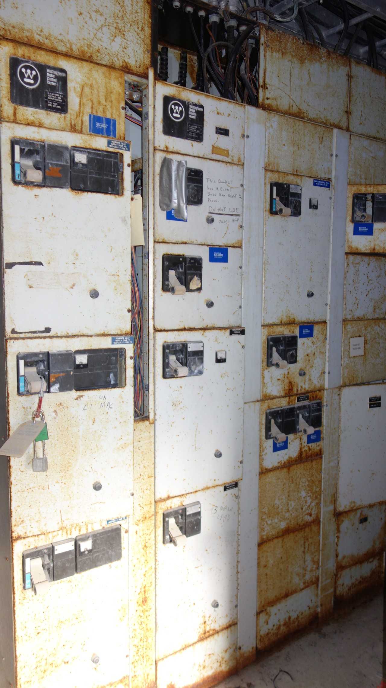 4X SECTIONS OF WESTINGHOUSE MCC W/ SIZE 3, 4 STARTERS - MOTOR CONTROL CENTERS