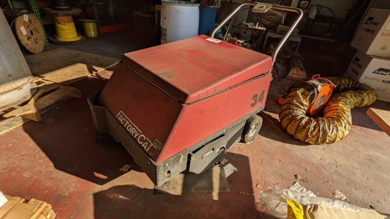 Brand factory cat HD 34 floor sweeper - PLANT & FACILITY Brand factory cat HD 34 floor sweeper - PLANT & FACILITY