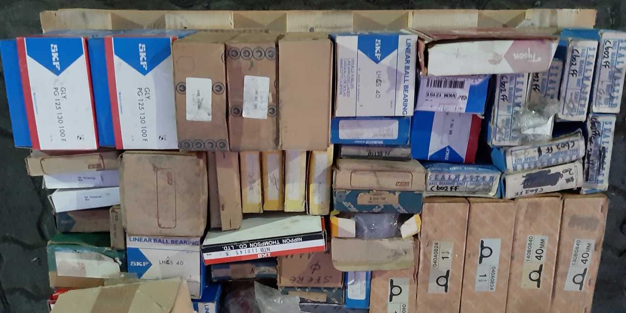 1 pallet of assorted bearings - BEARINGS
