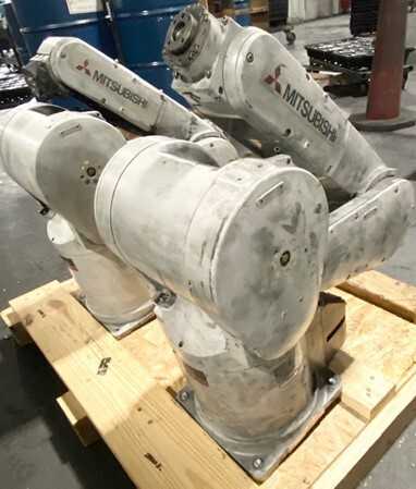 Lot of 2 Mitsubishi Robot RV-7F-D - INDUSTRIAL ROBOTS