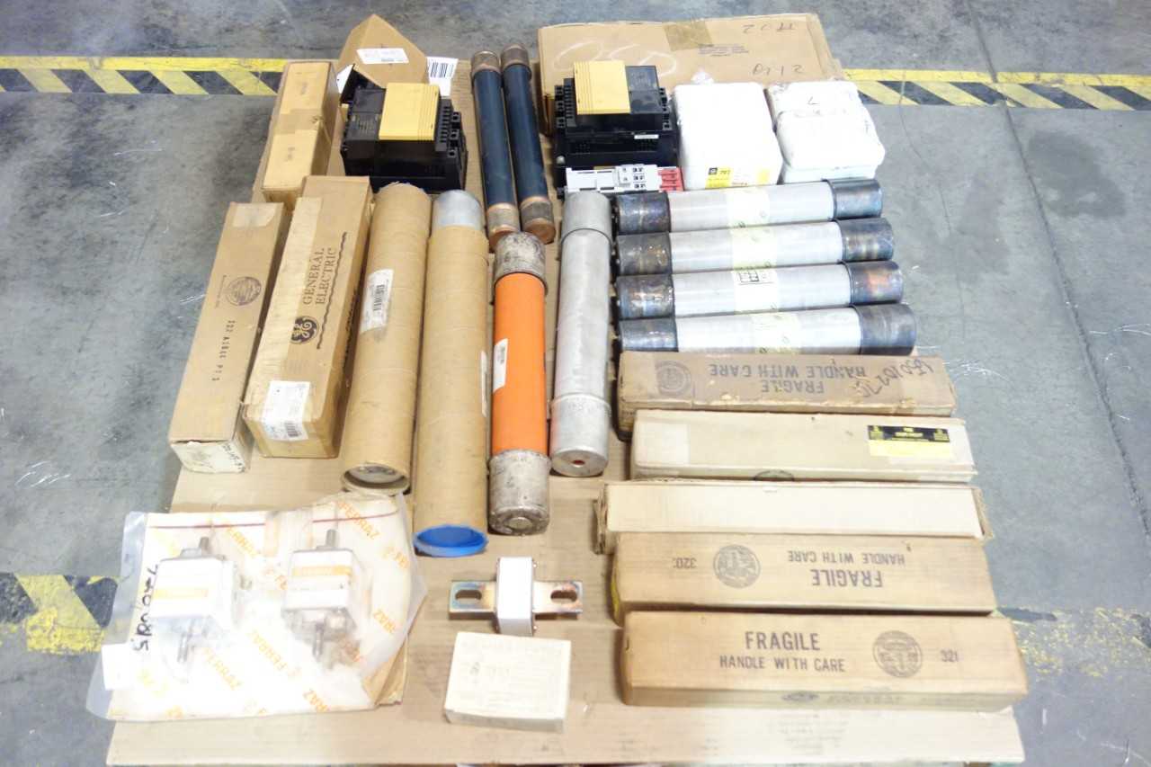 1 PALLET OF ASSORTED FUSES, VOLTAGE STARTERS, MOTOR STARTERS- ALLEN bRADLEY, WESTINGHOUSE, GENERAL ELECTRIC - MOTOR STARTERS