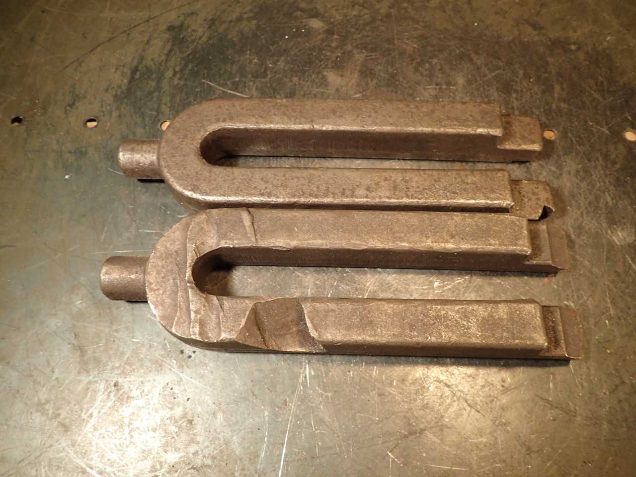 #923 Straight Mill Hold Down Strap Clamps: 3" Wide 10" Long for 7/8" Studs - END MILLS
