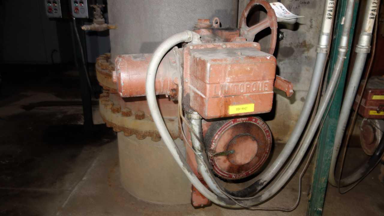 LOT OF 4 LIMITORQUE H-3BC VALVE OPERATORS 230/460V - VALVES