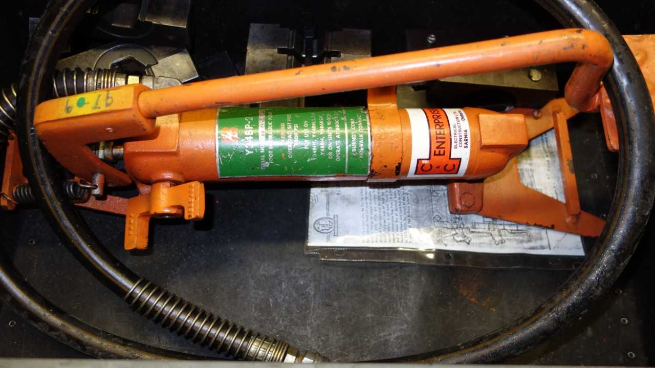 BURNDY Y34BP2 HYDRAULIC FOOT PUMP - HAND TOOLS