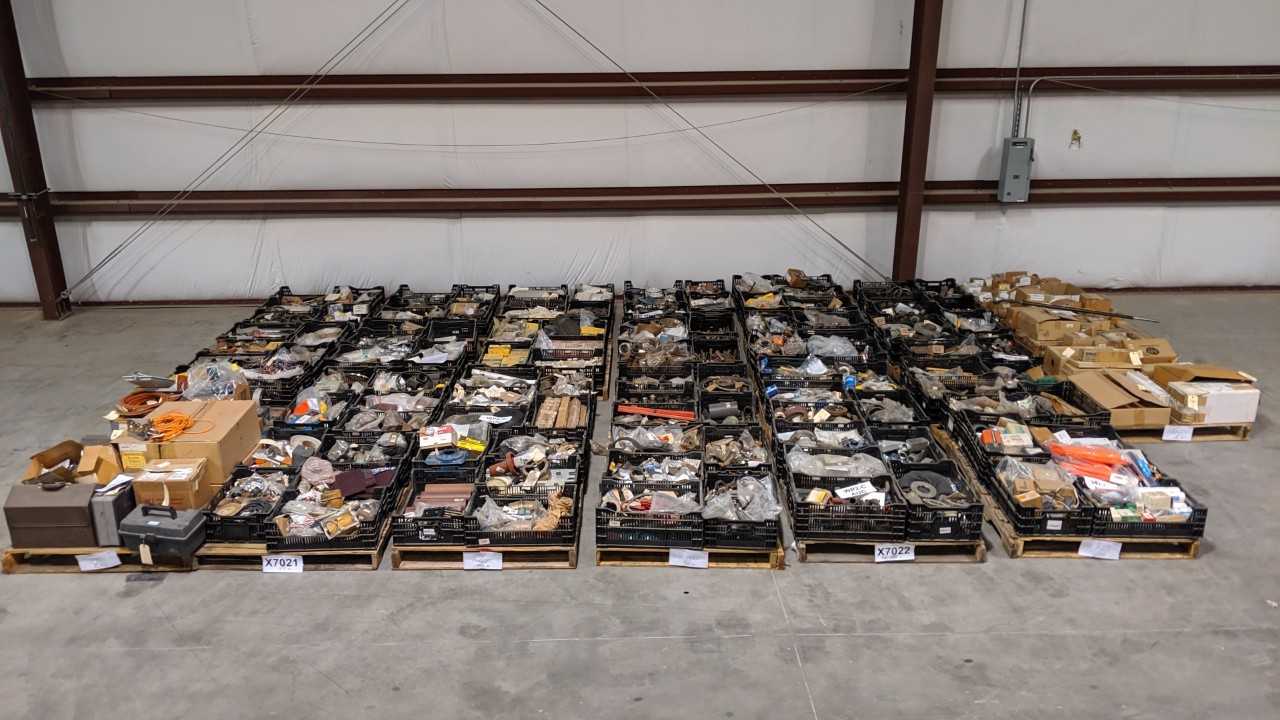 27 PALLETS OF ASSORTED PUMP PARTS, FASTENERS, CONTROLS, ELECTRICAL - ELECTRICAL COMPONENTS 27 PALLETS OF ASSORTED PUMP PARTS, FASTENERS, CONTROLS, ELECTRICAL - ELECTRICAL COMPONENTS