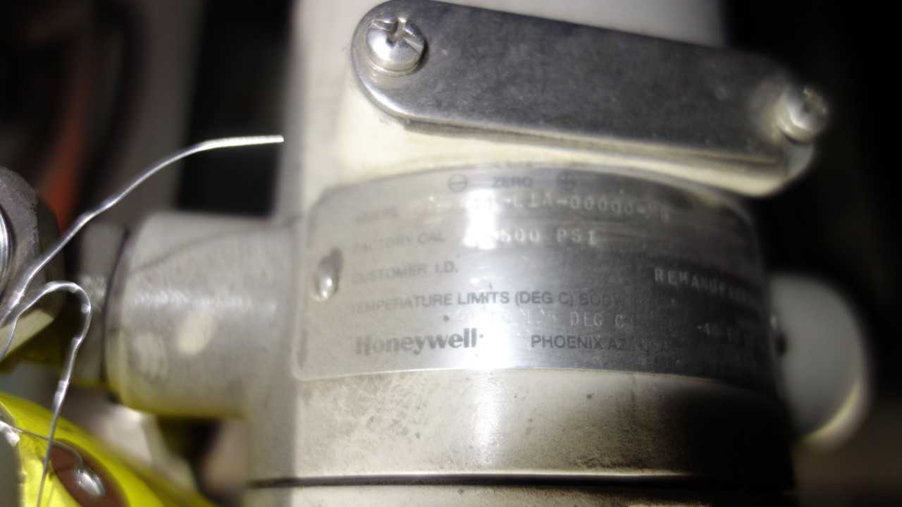 LOT OF 2 HONEYWELL ST3000 TRANSMITTER - INSTRUMENTATION