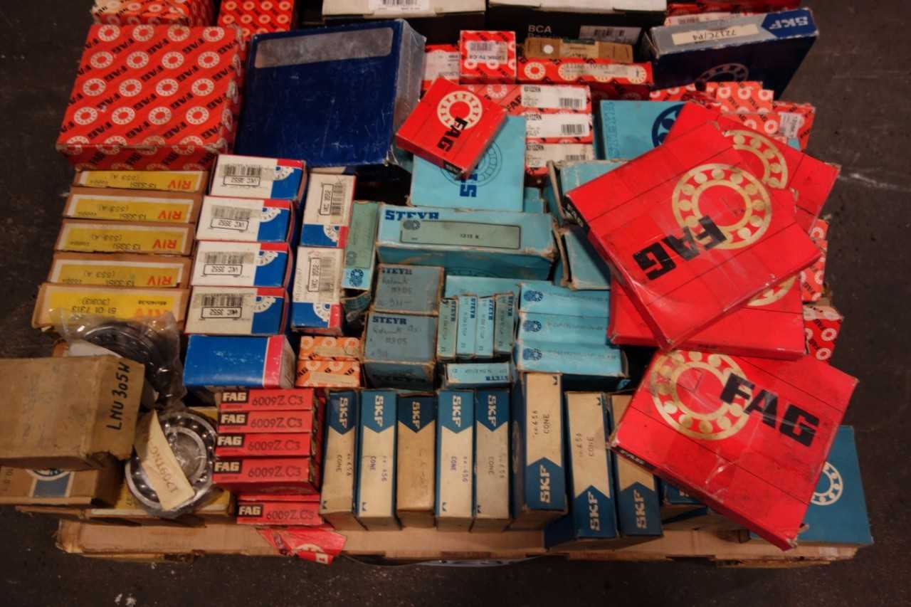 LOT OF ASSORTED ROLLER BEARINGS- TIMKEN, SKF, BCA, FAG, RIV, STEYR - BEARINGS