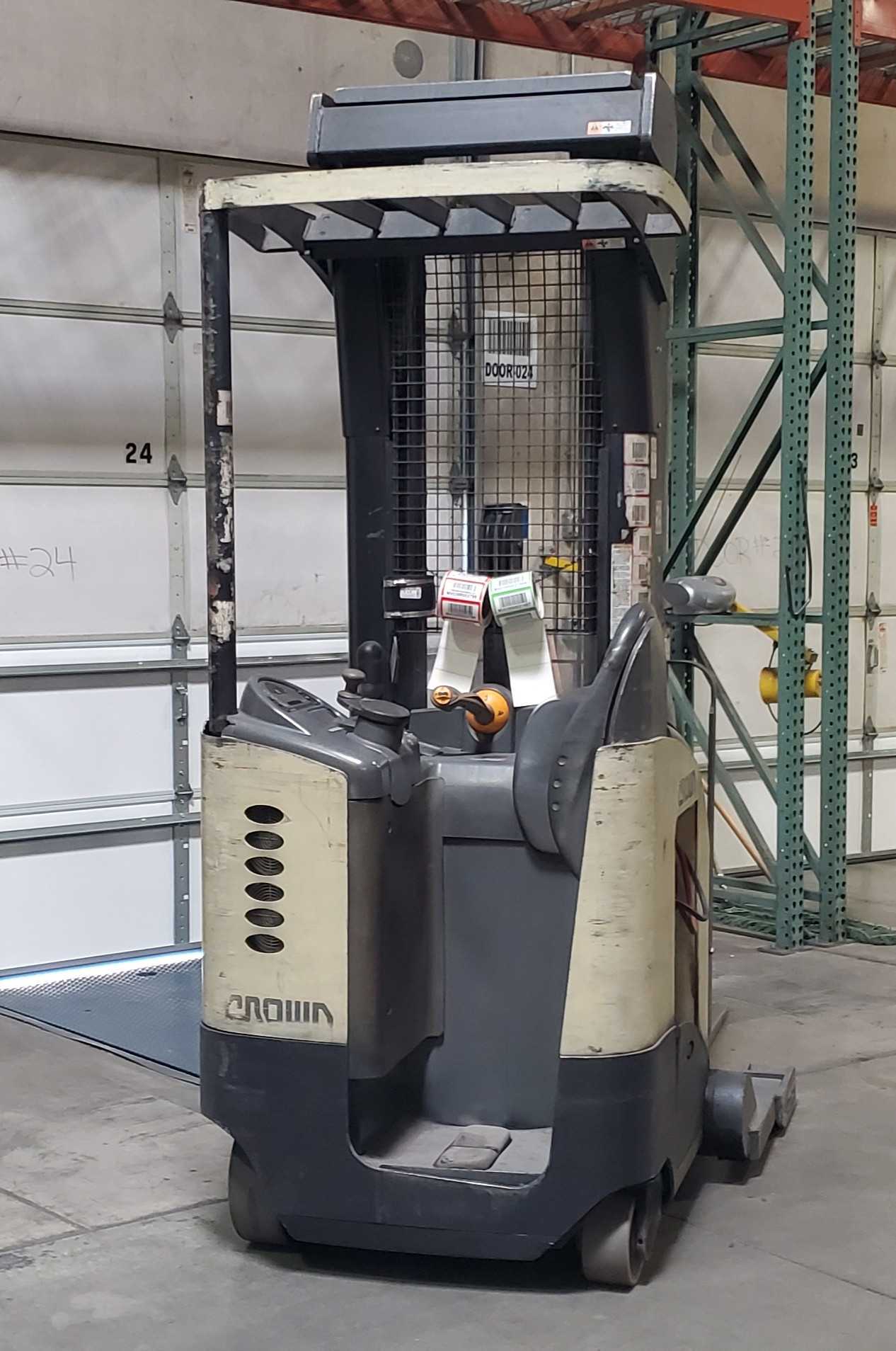 1998 Crown RR5020-35 reach truck, Sparks, NV - REACH TRUCKS