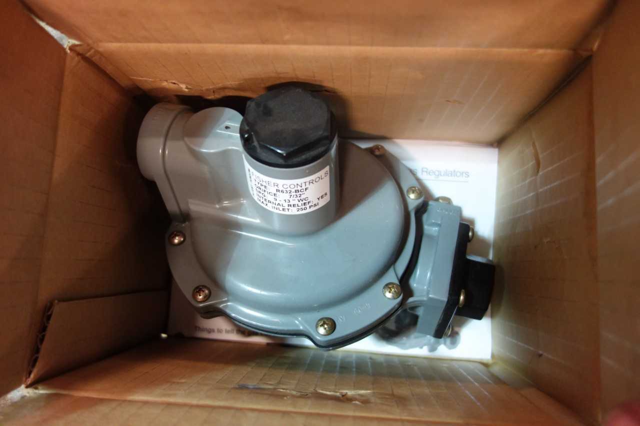 2 PALLETS OF ASSORTED VALVES AND VALVE ACCESSORIES - VALVES