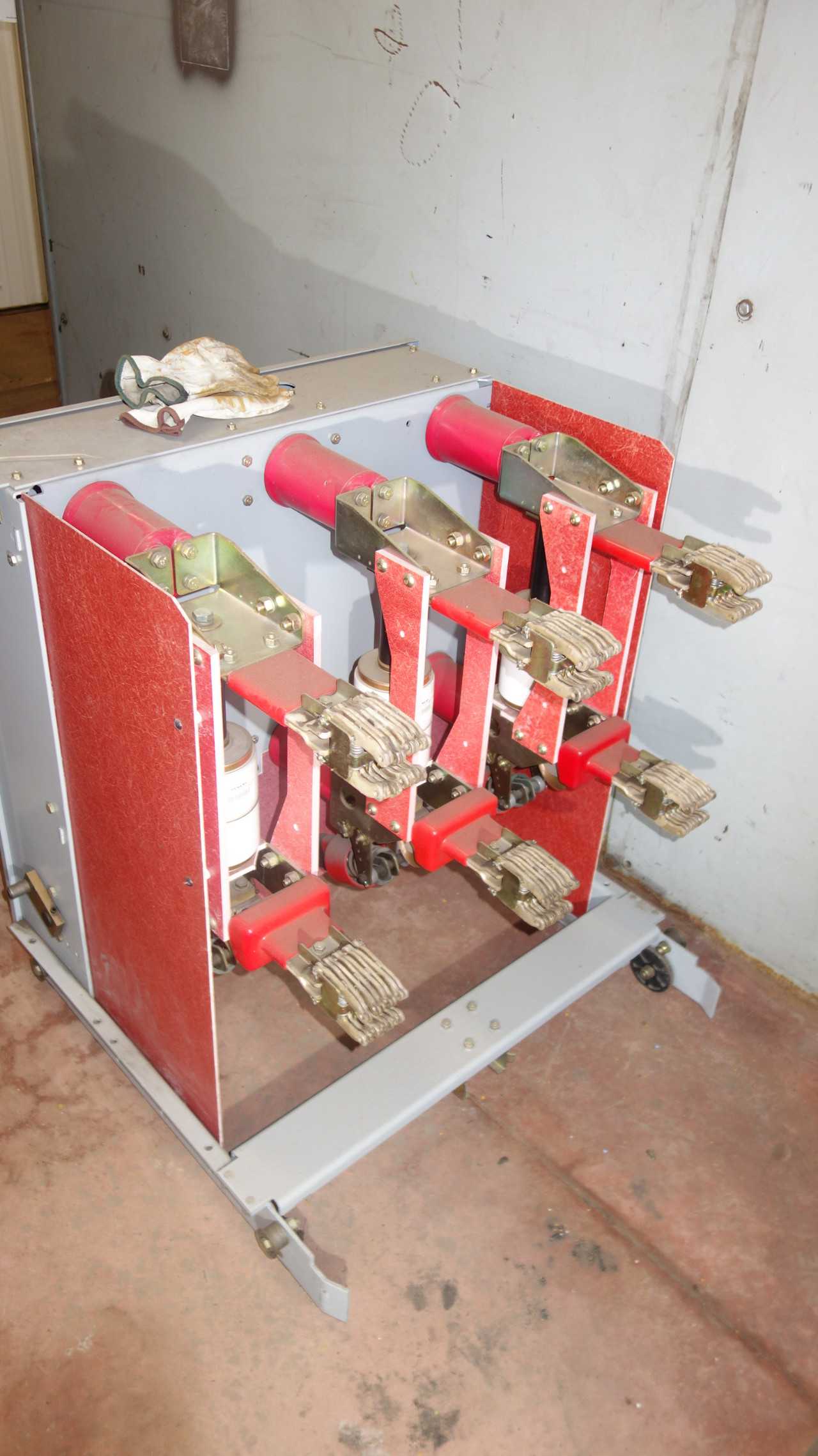 SIEMENS 15-GMI 1200A 15KV-AC SWITCHGEAR CIRCUIT BREAKER - CIRCUIT BREAKERS