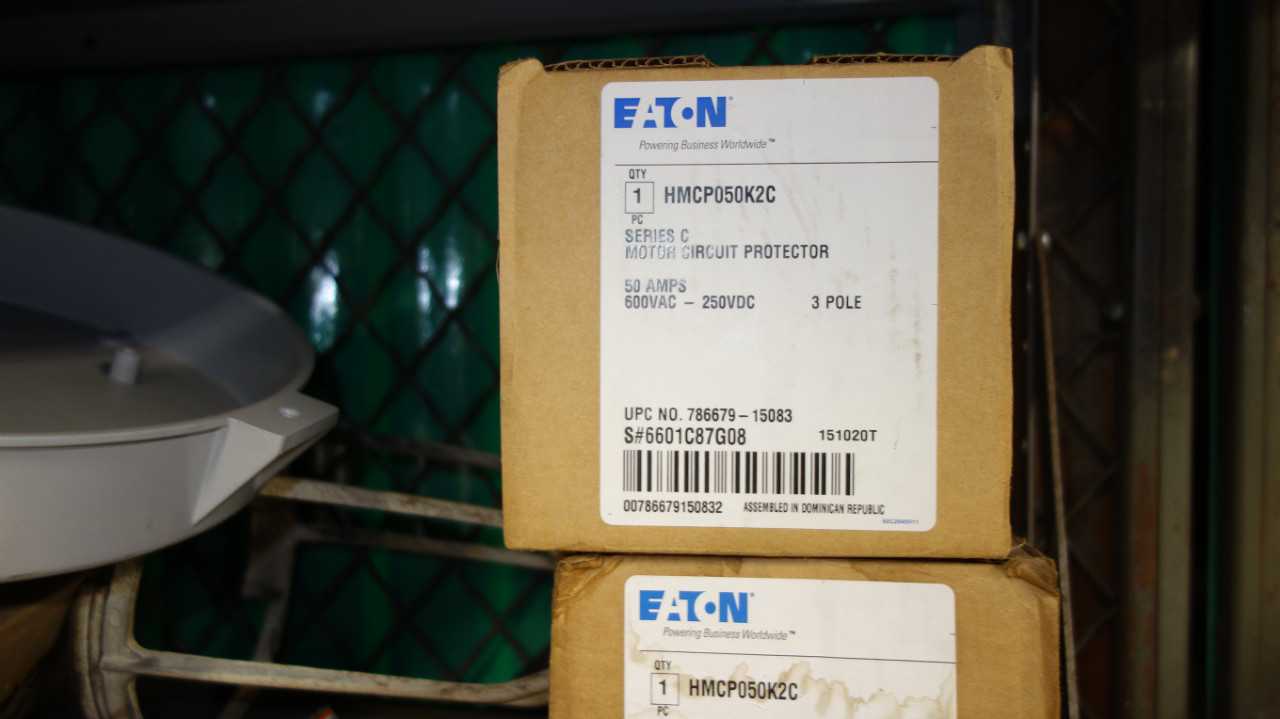 CONTENTS OF ROOM, ASSORTED ELECTRICAL MRO, LIGHTING - ELECTRICAL COMPONENTS
