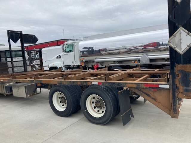 2010 Freightliner - HYDRO EXCAVATOR TRUCKS