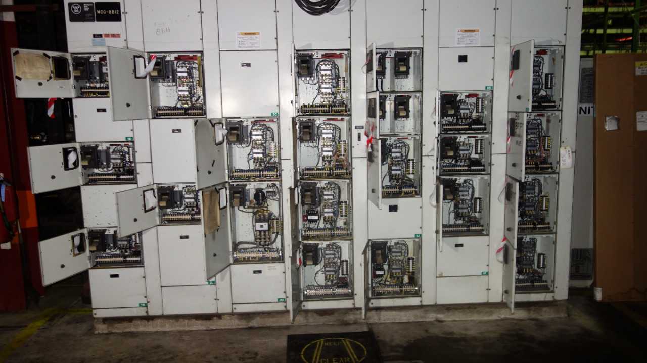 X7 VERTICAL SECTIONS OF WESTINGHOUSE MCC BUCKETS - MOTOR CONTROL CENTERS