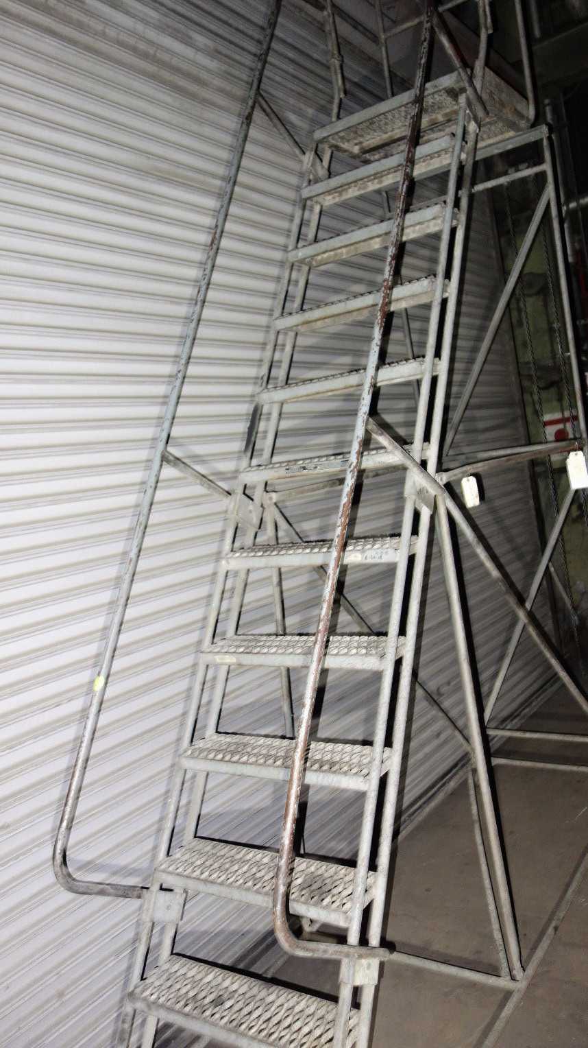 COTTERMAN 300LBS 12-STEP STEP LADDER - MATERIAL HANDLING