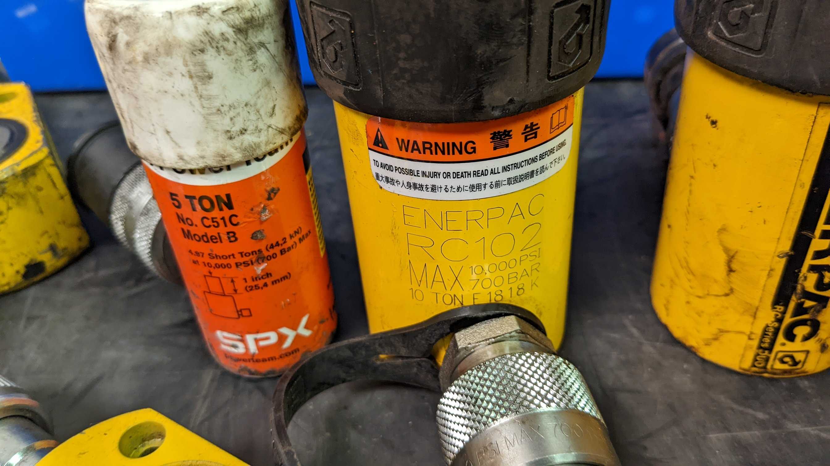 LOT OF HYDRAULIC RAMS - ELECTRIC POWER TOOLS
