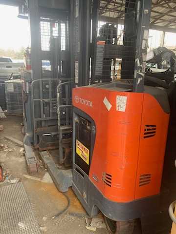 Toyota Reach Forklift with Charger - FORKLIFTS
