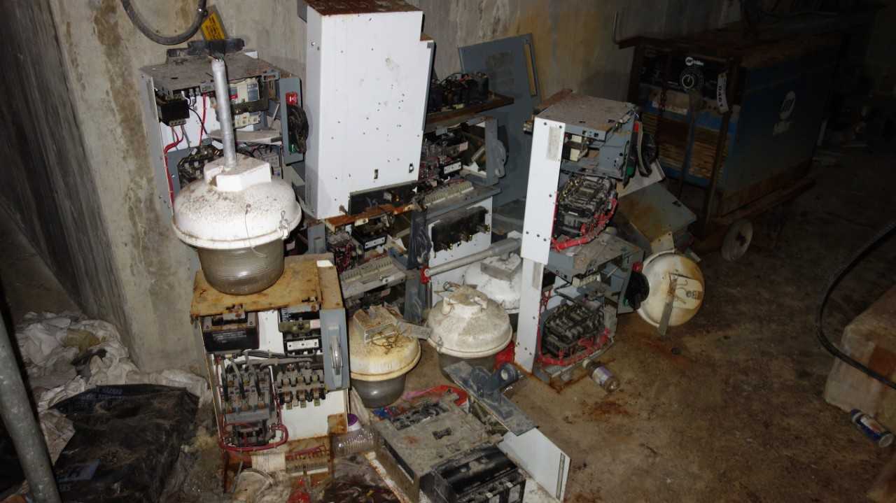 LOT OF ASSORTED ALLEN BRADLEY MCC BUCKETS - MOTOR CONTROL CENTERS