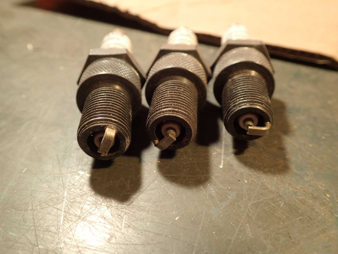 91 Piece Lot of Motorcraft Autolite Spark Plugs: NOS New Old Stock! Unused Spare - INDUSTRIAL PARTS