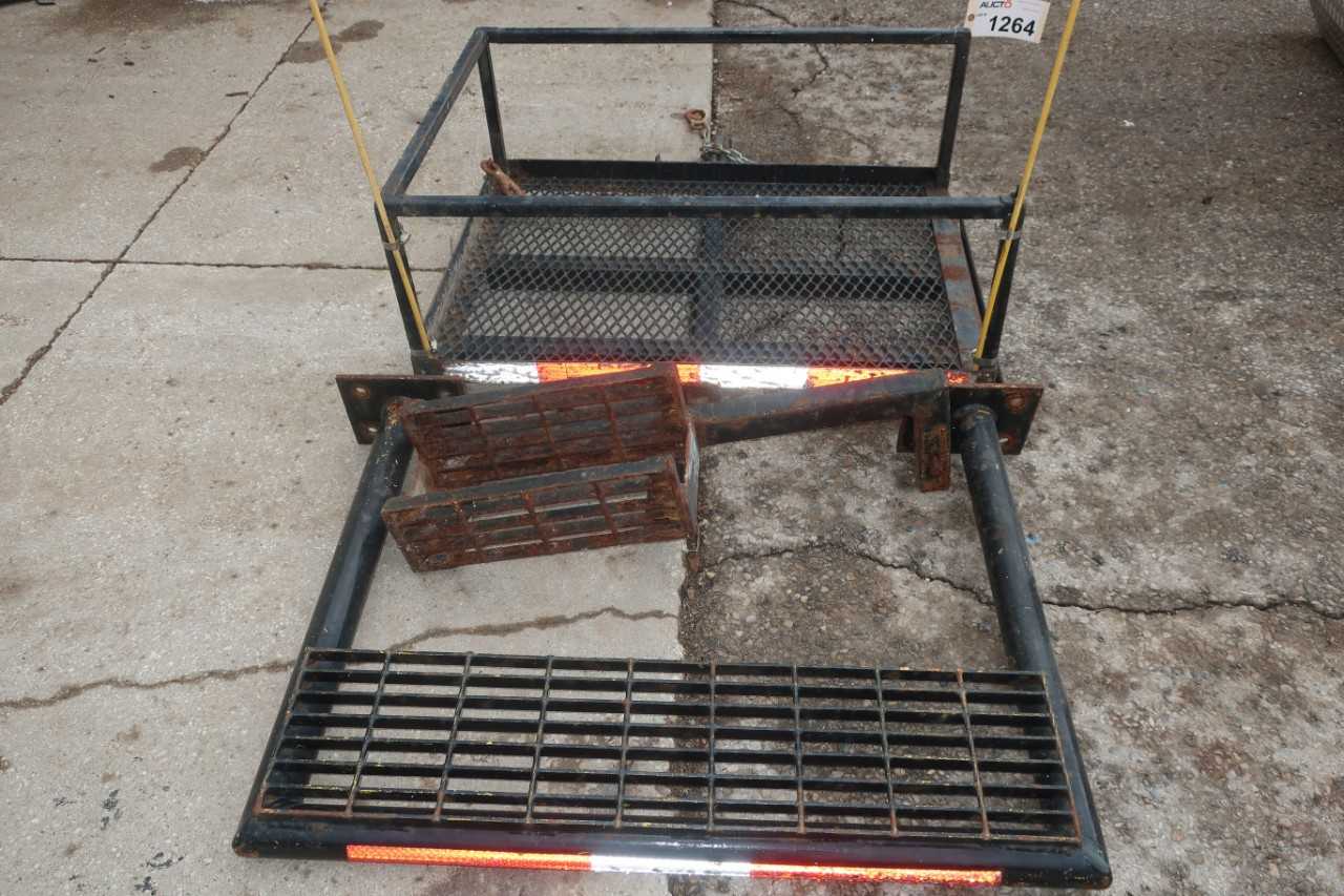 LOT OF ASSORTED TRUCK ATTACHMENTS - ELECTRIC POWER TOOLS