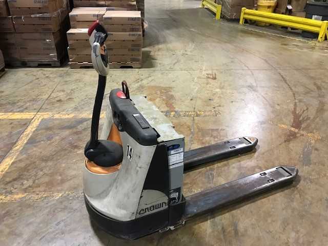 2011 Crown WP2345-45 walkie pallet jack Valley View OH - MANUAL PALLET JACKS