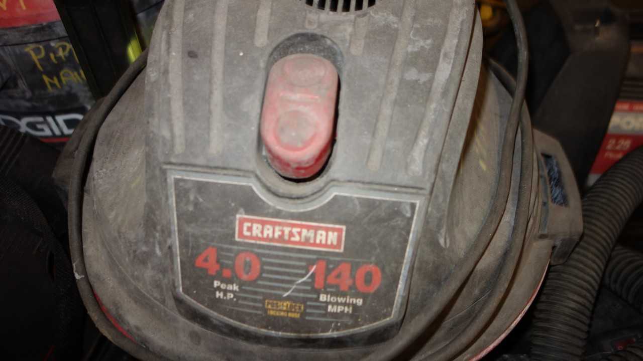 ASSORTED LOT OF SHOP VACS - DUST COLLECTOR