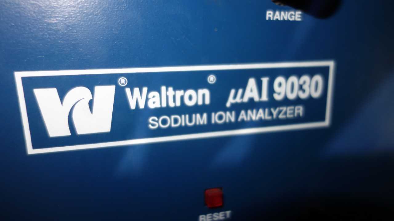 LOT OF 2 WALTRON AI 9030 SODIUM ION ANALYZER - ANALYZER