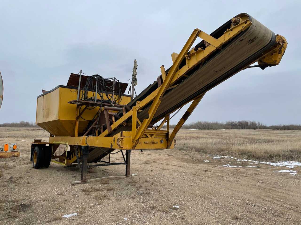 Surge Bin - CONVEYORS