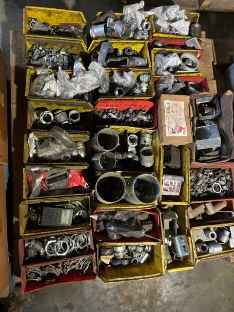 Lot of electrical of hardware, disconnect switches & Raychem NMCK8-5V 3 Pallets 20 pieces (Quantity of 3) - ELECTRICAL COMPONENTS
