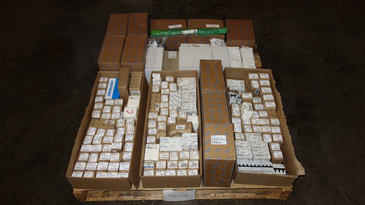1 PALLET OF ASSORTED EATON ELECTRICAL, CONTACTORS - ELECTRICAL COMPONENTS