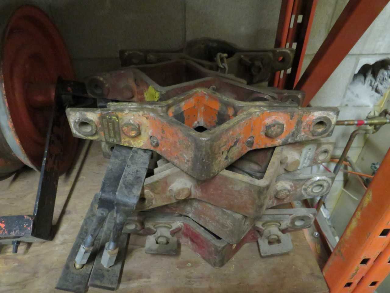 LOT OF ASSORTED BRACKETS SWL 5000LBS MAX LOAD FOR CABLE ROLLER SHEAVES - TRAILER MOUNTED EQUIPMENT