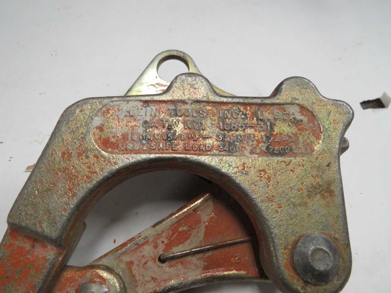 LOT OF 2 KLEIN HAVEN'S GRIP / BULLDOG WIRE PULLING GRIP - ELECTRIC POWER TOOLS