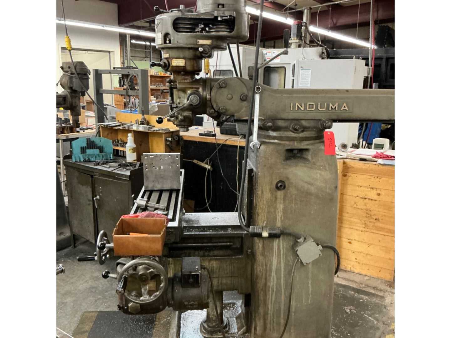 INDUMA VERTICAL MILLING MACHINE