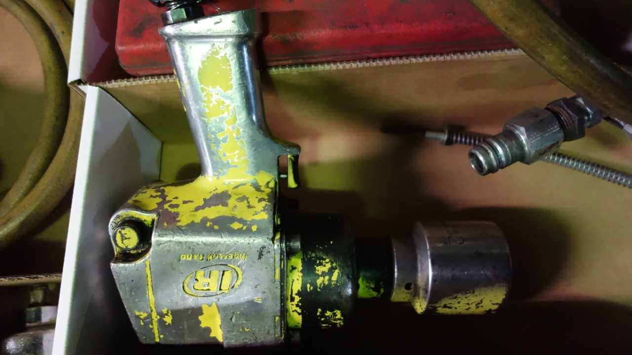 INGERSOLL RAND 261 IMPACTOOL 3/4IN PNEUMATIC IMPACT WRENCH - PNEUMATIC POWER TOOL
